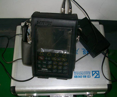 超音波欠陥検出器（HS600）